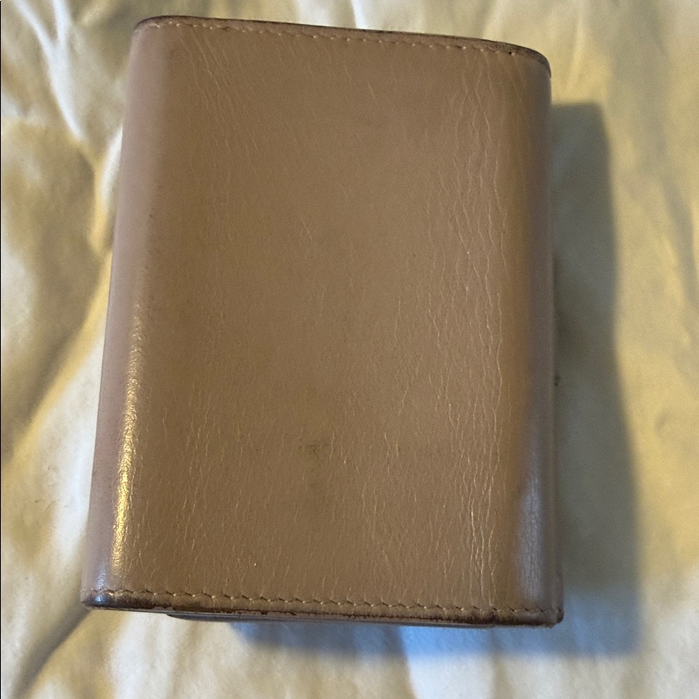 Yves Saint Laurent Beige Leather Wallet with Gold Logo - Picture 7 of 7